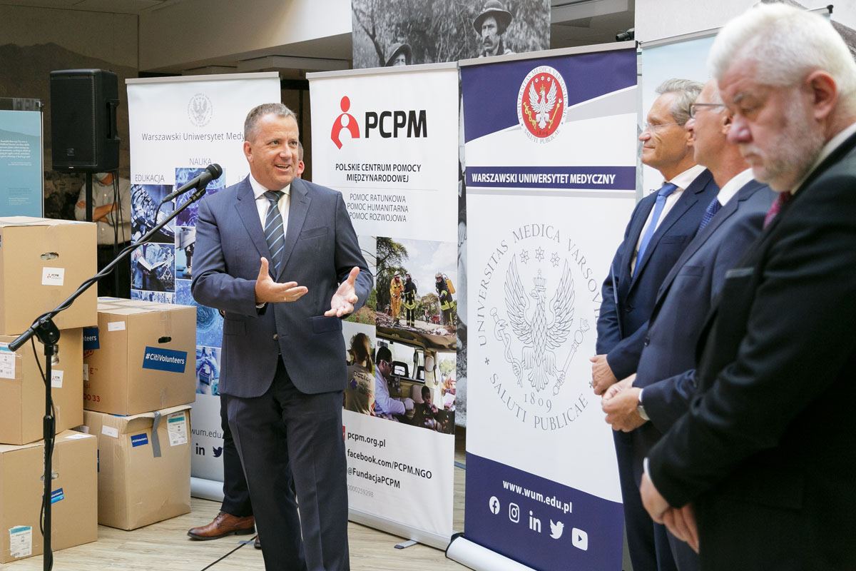 przekazanie-daru-fundacji-citi-handlowy-oraz-pcpm-05