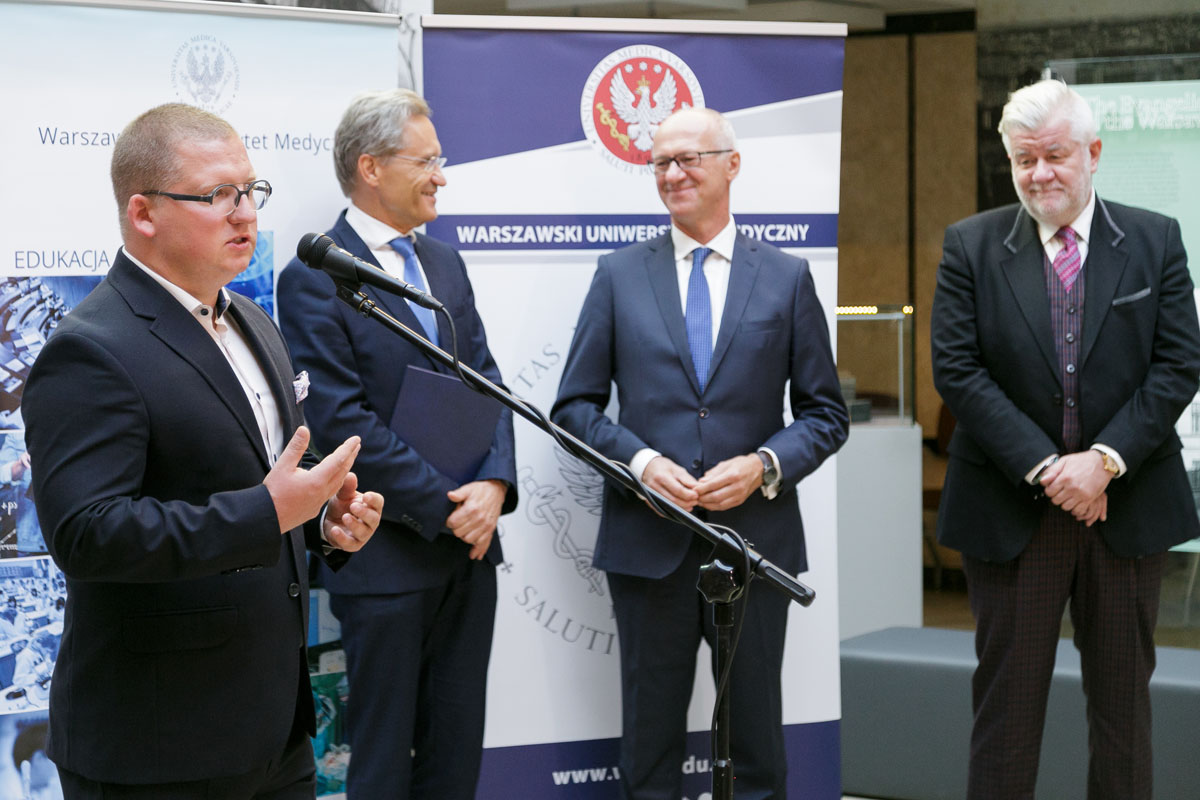 przekazanie-daru-fundacji-citi-handlowy-oraz-pcpm-07